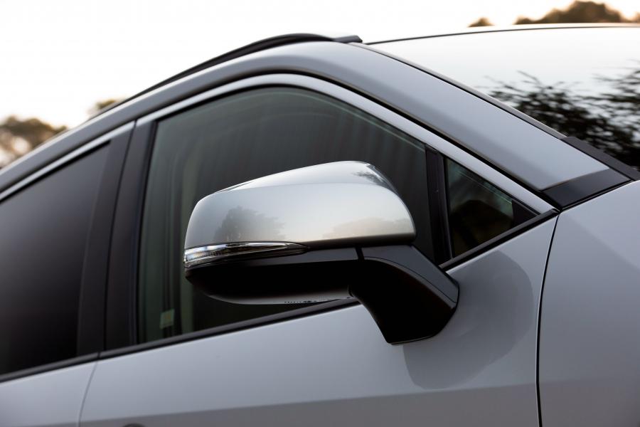 Детали экстерьера Toyota RAV4 XLE 2018 года  (NA) (фото 17 из 26)